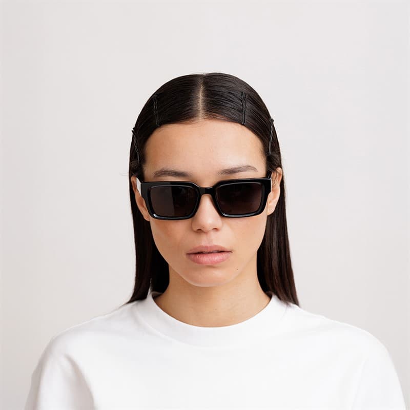 MessyWeekend Louie Zonnebrillen Zwart - Afbeelding 4