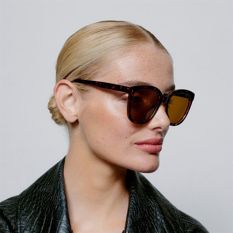 A Kjærbede Billy Zonnebrillen Demi Tortoise