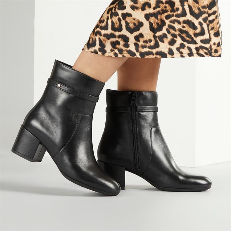 GEOX Dames Eleana Enkel Laarsjes Zwart