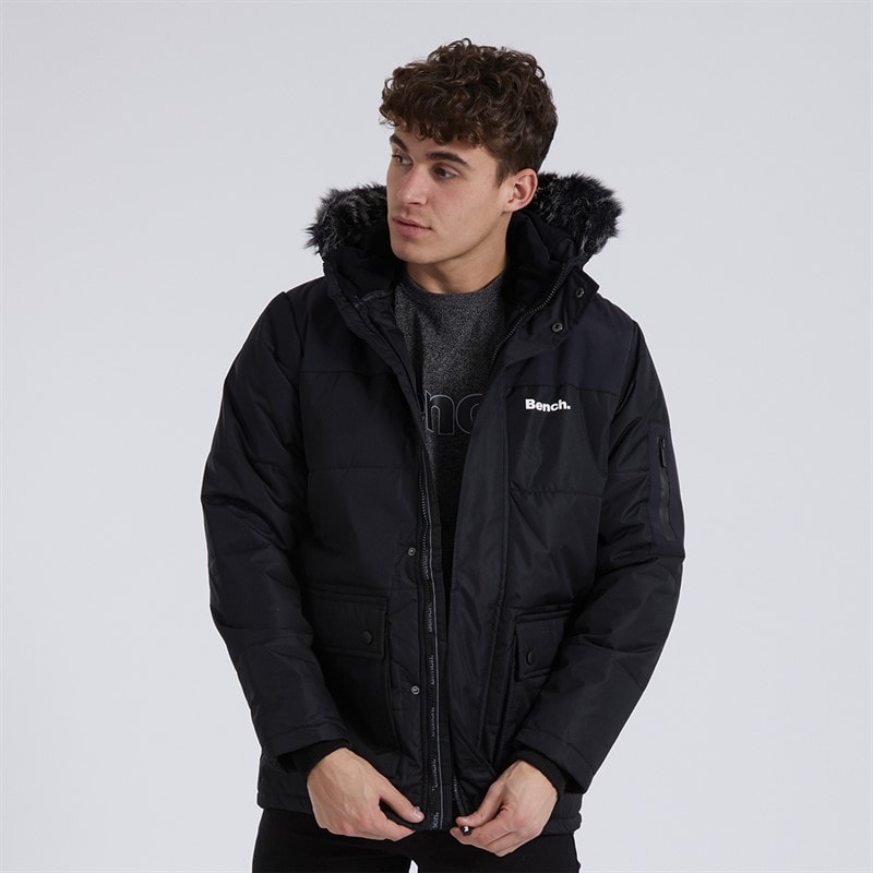Bench Herren - Tillor Wattierter Parka mit Kapuze und Fellbesatz - Schwarz