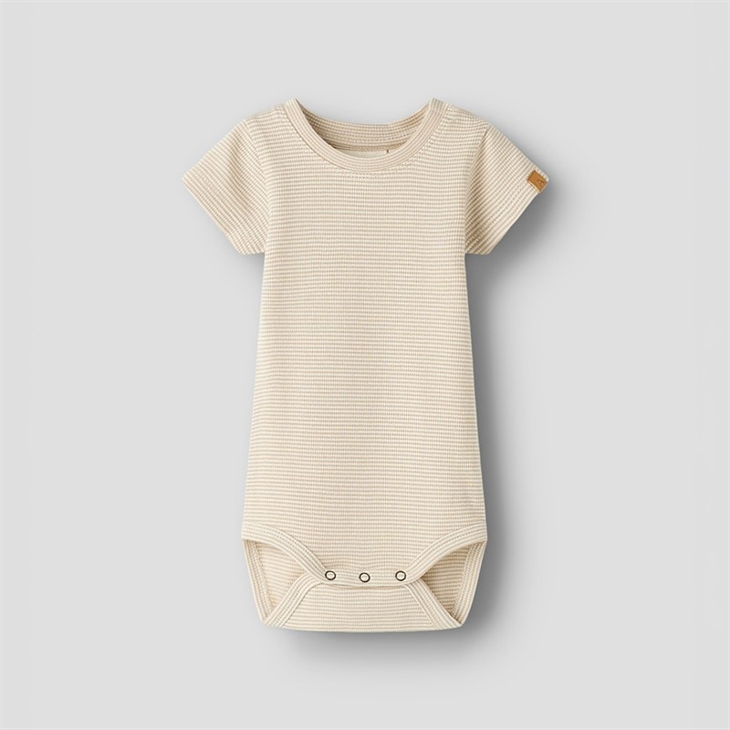 Lil' Atelier Kinderen Feng Korte Mouw Babybroekje Oxford Tan