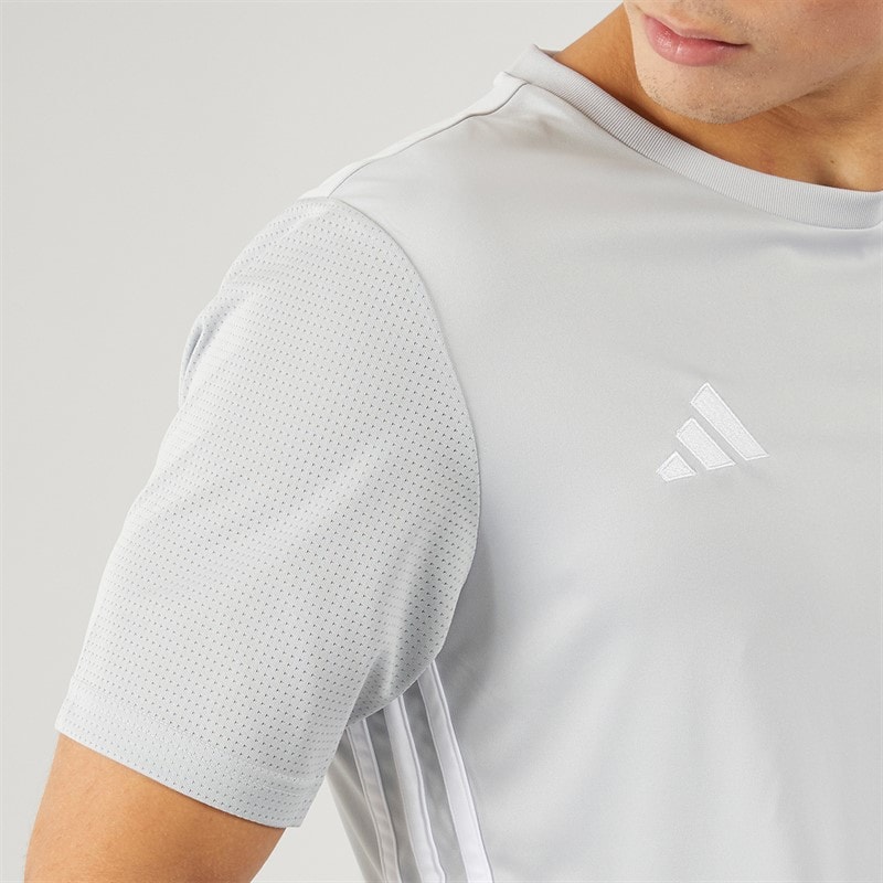 adidas T-shirt 23 dla niego kolor Light Grey/Biały – zdjęcie  3