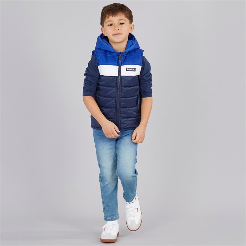 Bench Junge Steppweste T-Shirt Und Jeans Set Blau - Bild 4