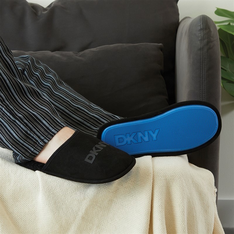 DKNY Klapki Lyra dla niego kolor czarny – zdjęcie  2