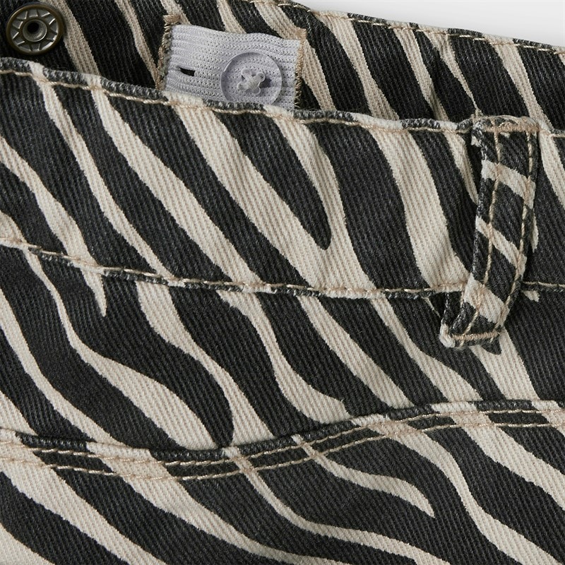 Name It Szorty różowe dla dziewczynki kolor Cement Zebra – zdjęcie  3