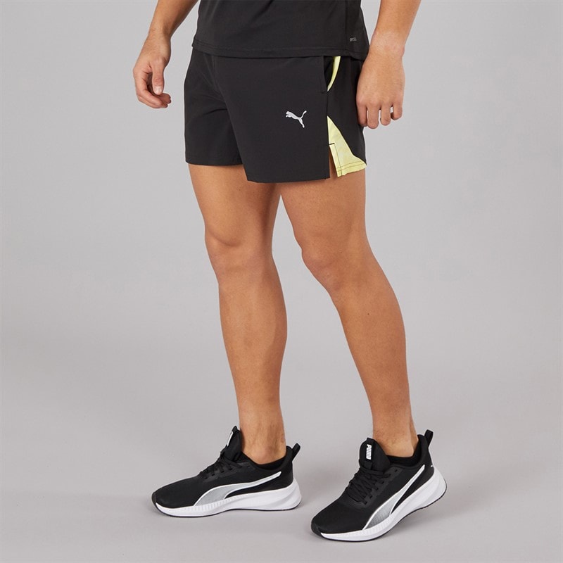 Puma Krótkie spodenki treningowe Puma Fit Ultrabreathe Stretch 5 cali Marble dla niego kolor Czarny/Żółty – zdjęcie  1