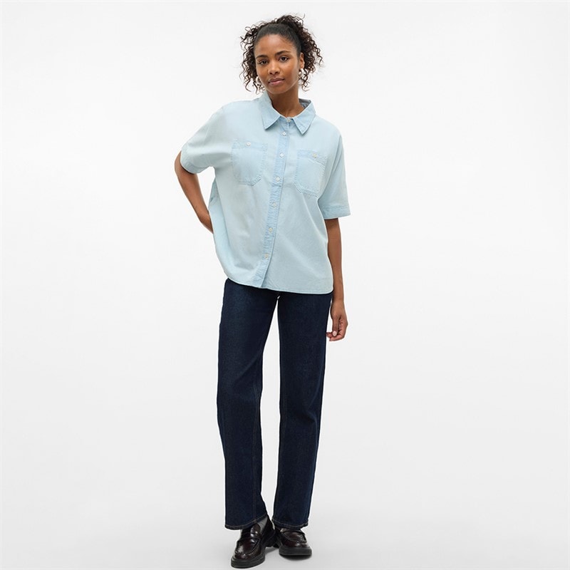 Vero Moda Koszula jeansowa Emberley dla niej kolor jasnoniebieski jeansowy – zdjęcie  4