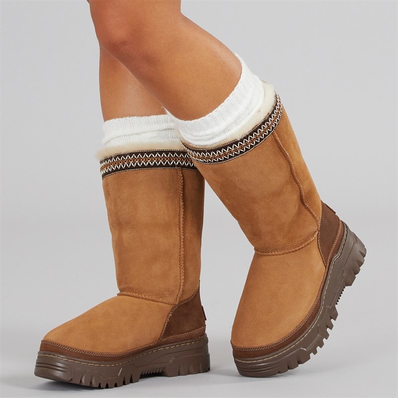 UGG® Damen - Klassische Hohe Trailgazer Stiefel - Chestnut