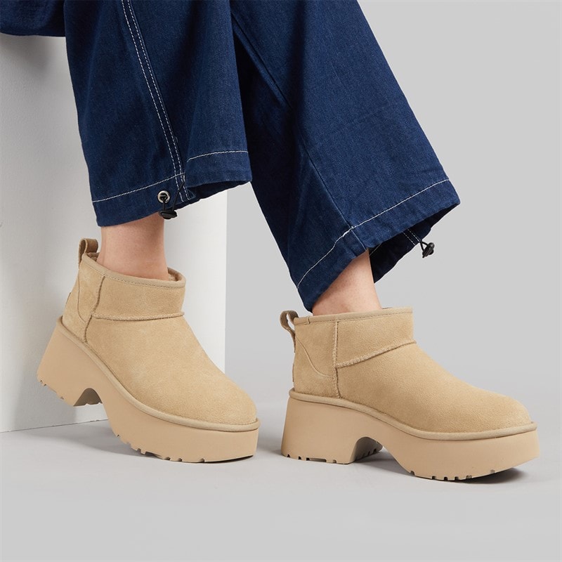 UGG® Damen - Classic Ultra Mini New Heights Stiefel - Mustard Seed