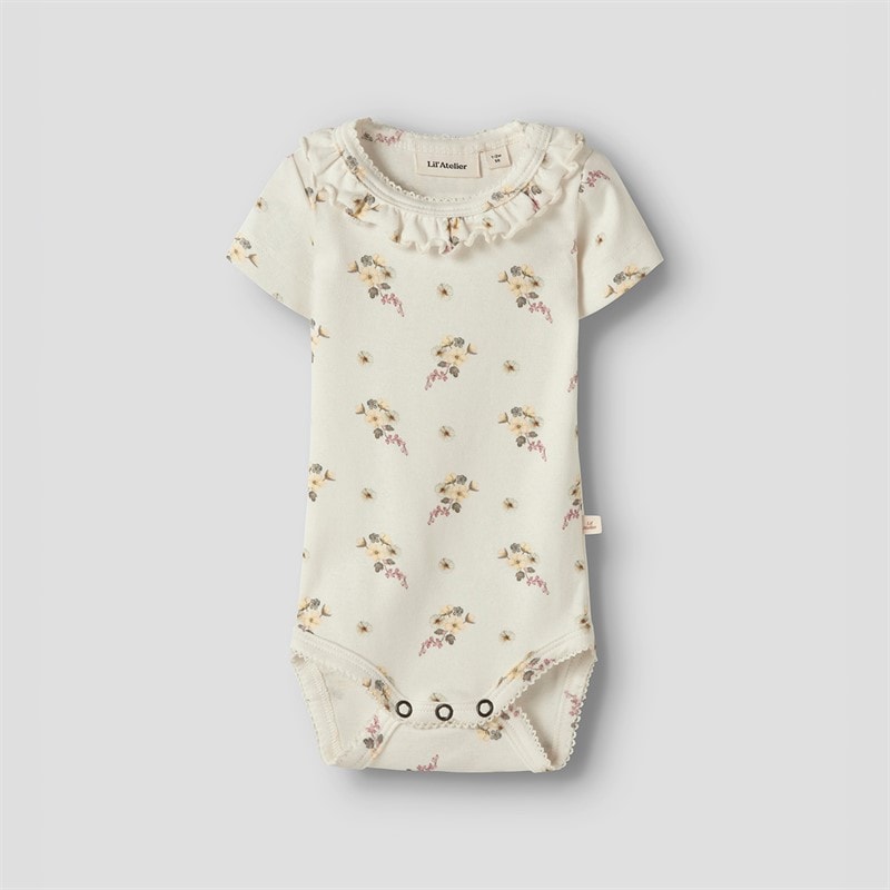 Lil' Atelier Grenouillère bébé à manches courtes Fille Gayo Coconut Milk