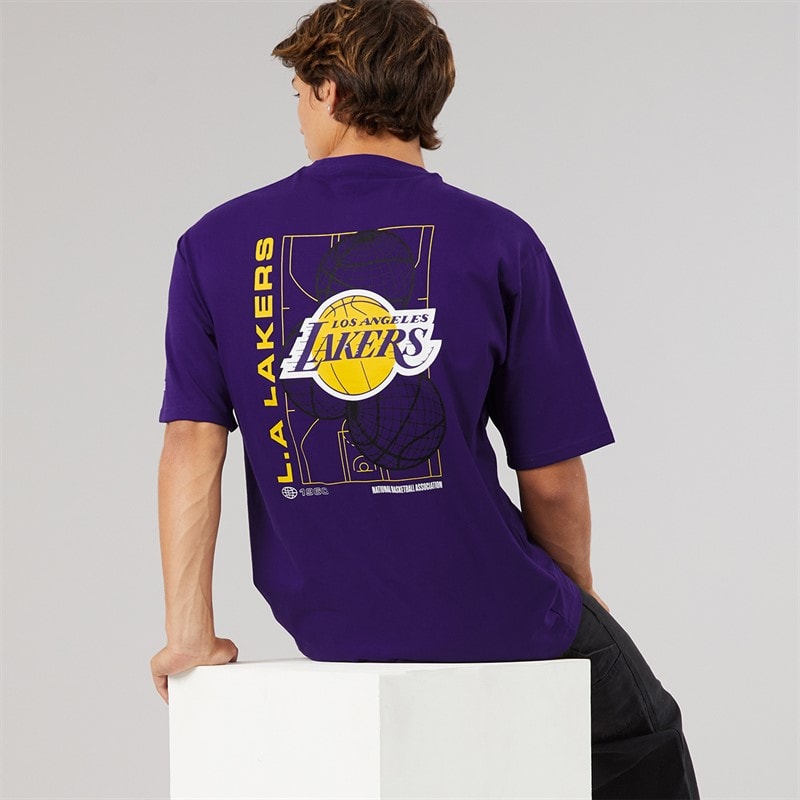 New Era z grafiką NBA Los Angeles Lakers T-shirt dla niego kolor Trp